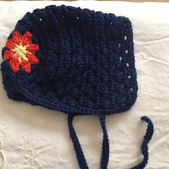 Brand New Handmade Crochet Baby Bonnet that fits a 6 to 12 Months old baby - Picture 3 of 4